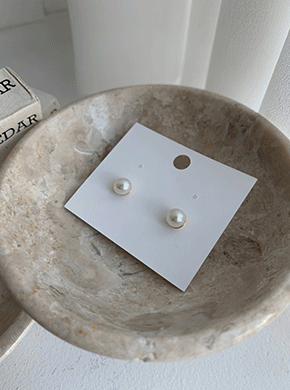 small pearl earring